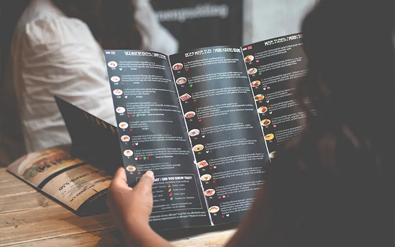 menú-extenso- Menú extenso de restaurante generando dificultad de elección en el cliente y mostrando la importancia de optimizar la oferta gastronómica